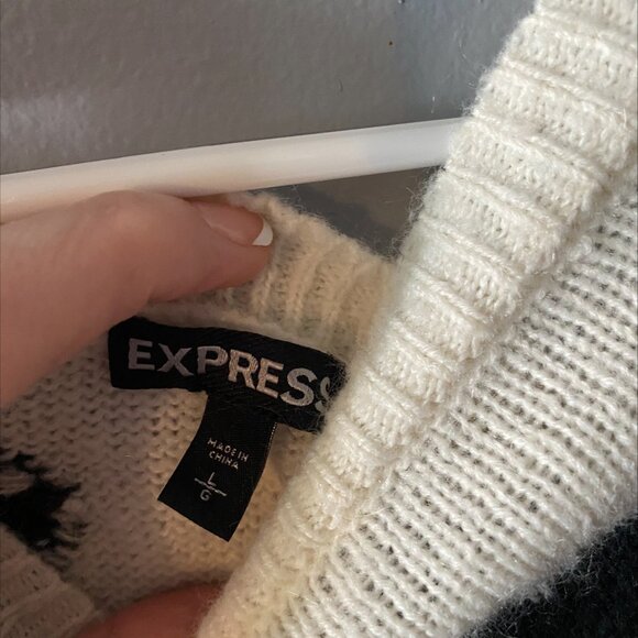 Express Womens  cream colored shirt with black hearts-Gently used-Size Large - Picture 2 of 3